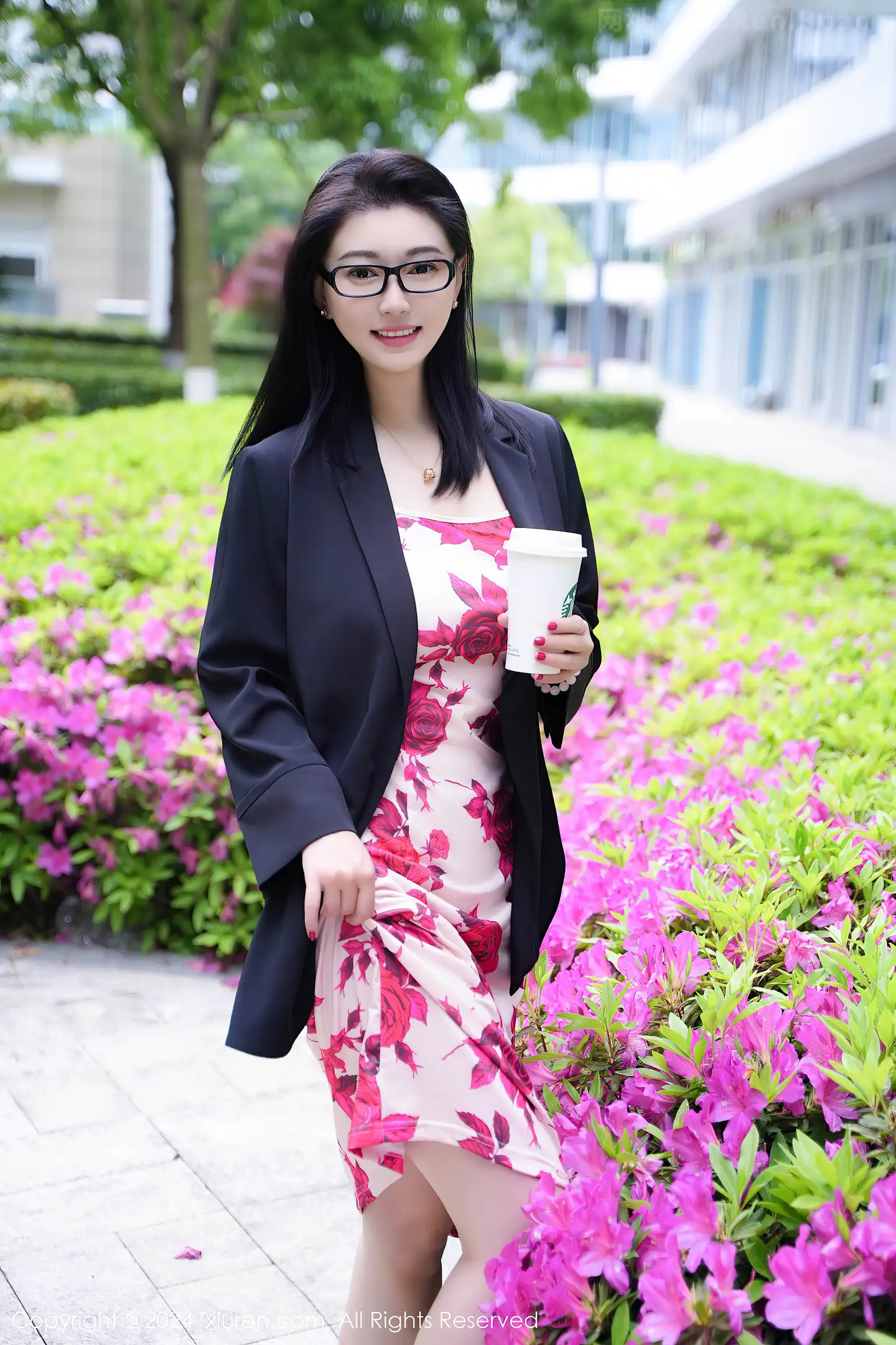 图片[3]-[XiuRen秀人网]VOL.8468 模特雅茹老师厨房场景性感红色图案长裙秀柔美身姿完美诱惑写真79P-秀人网官方网站